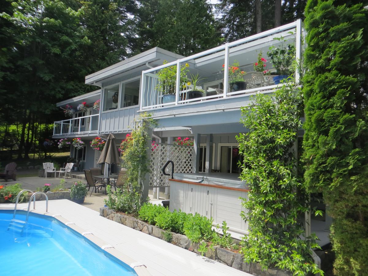Caprice Bed and Breakfast Roberts Creek Buitenkant foto