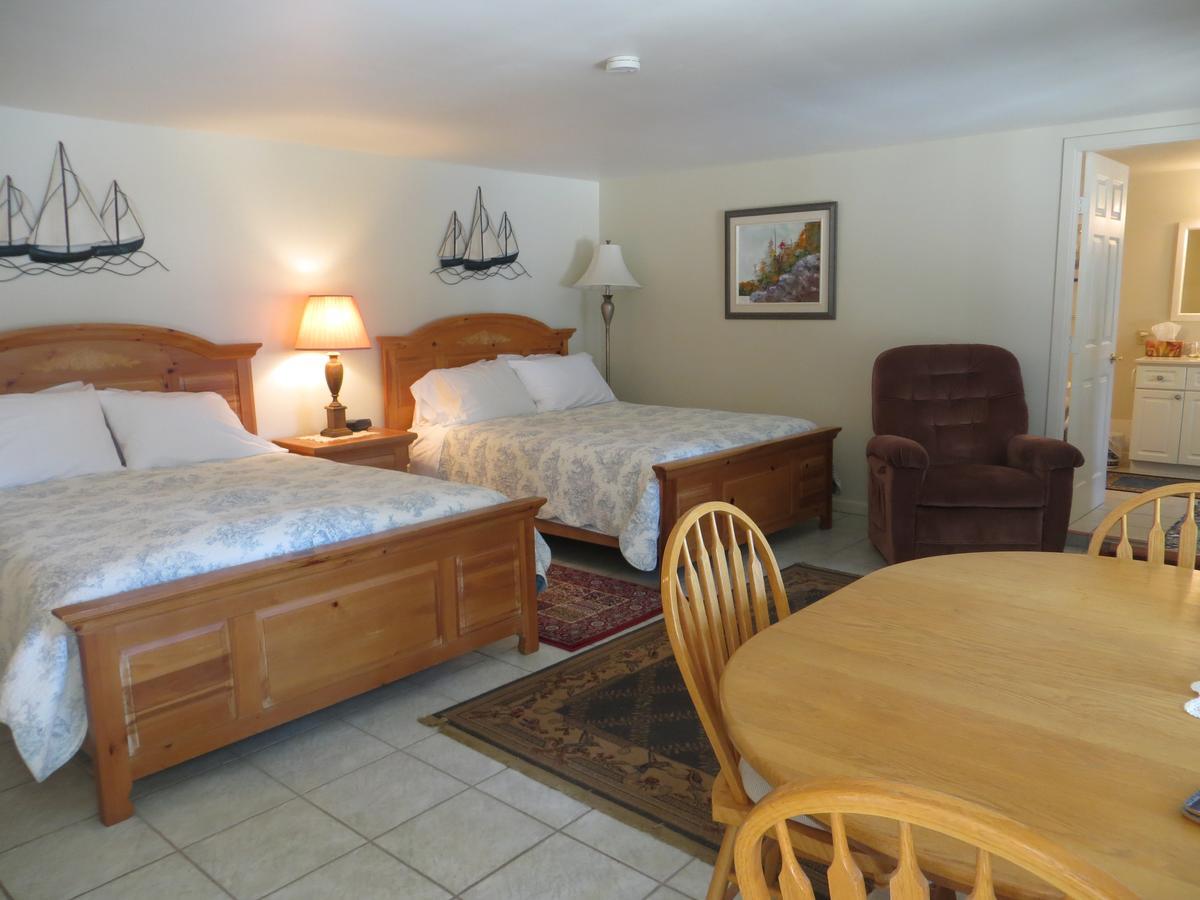 Caprice Bed and Breakfast Roberts Creek Buitenkant foto
