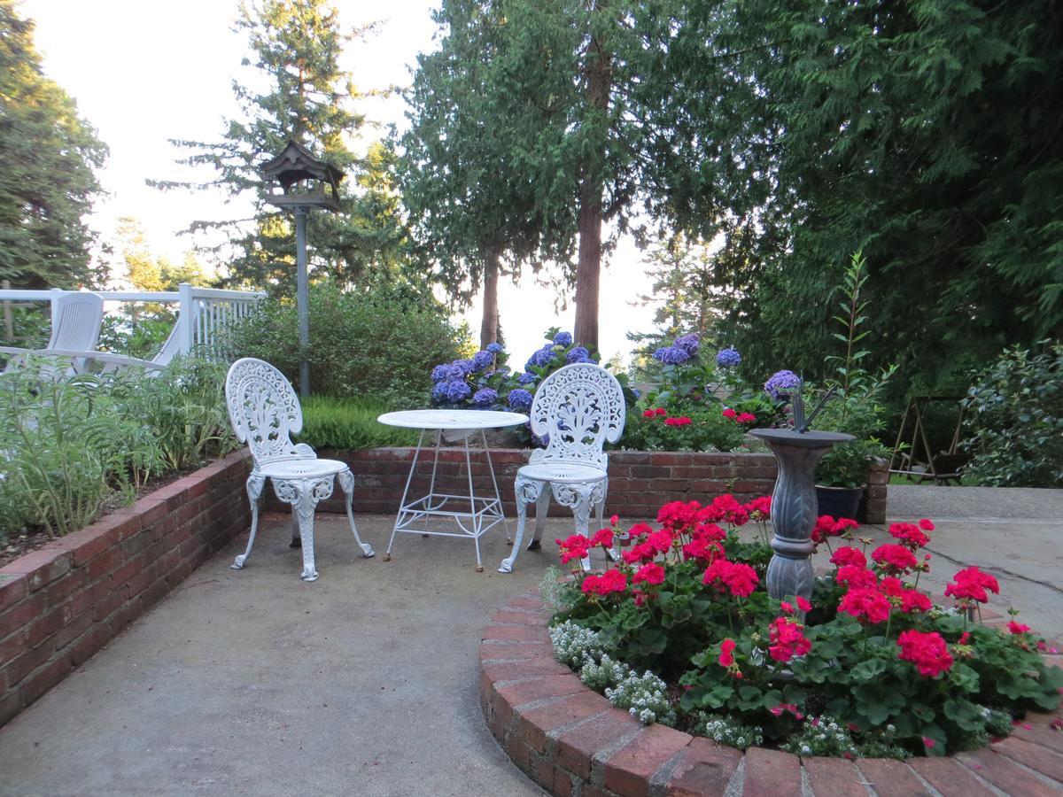 Caprice Bed and Breakfast Roberts Creek Buitenkant foto